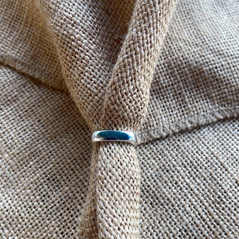 Sliver 925 Sterling Silver Square Circle Ring
Size 10 - Picture 7 of 12